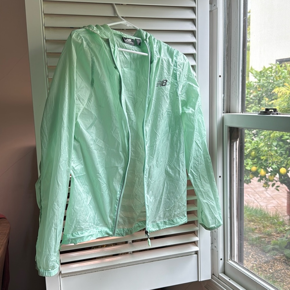 New balance wind breaker /warm up jacket in Seafoam